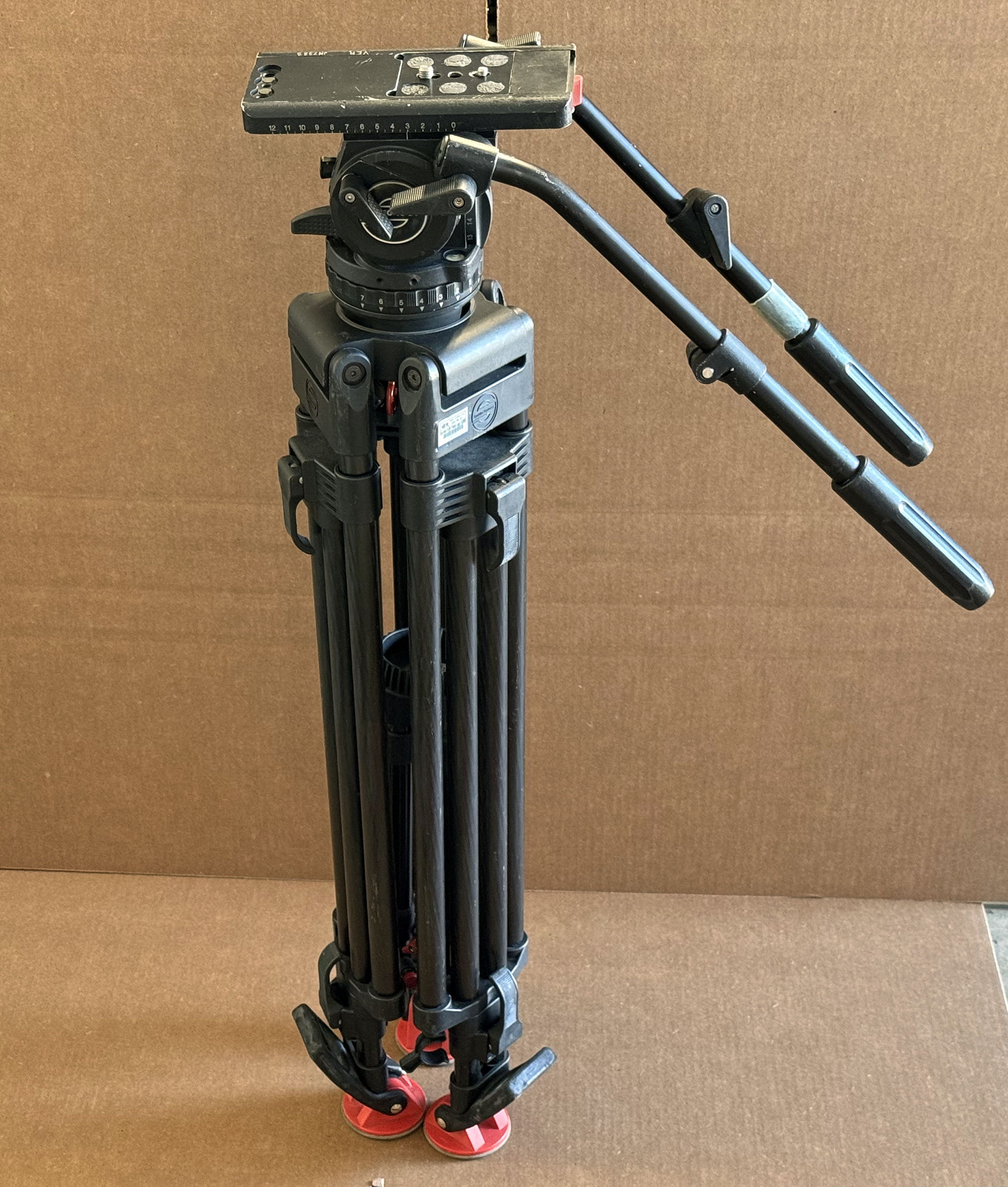 Sachtler Video 18 S1 Fluid Head w/ 5390 CF 2 Stage Carbon Fiber Tripod | Case