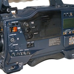 Panasonic AJ-HDX900 Camcorder w/ AJ-HVF21G Viewfinder - 640 Drum Hours! hdx 900 - Image 2