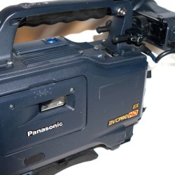 Panasonic AJ-HDX900 Camcorder w/ AJ-HVF21G Viewfinder - 640 Drum Hours! hdx 900 - Image 5