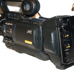 JVC GY-HD200U HD camcorder/Fujinon Th16x5.5BRMU lens - Image 5