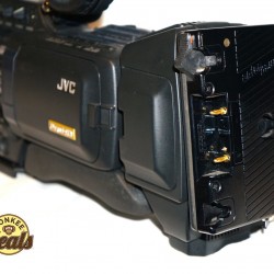 JVC GY-HD200U HD camcorder/Fujinon Th16x5.5BRMU lens - Image 5