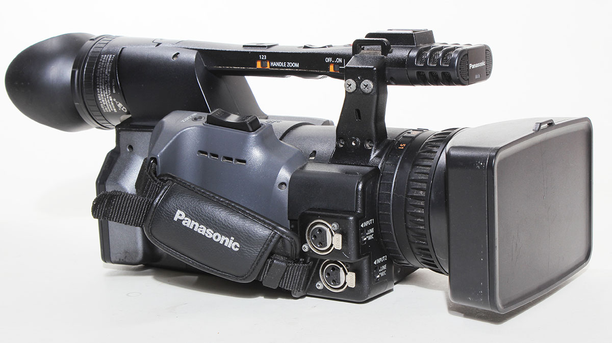 Panasonic Pro AGHMC150 3CCD AVCHD Camcorder 90 Day Warranty