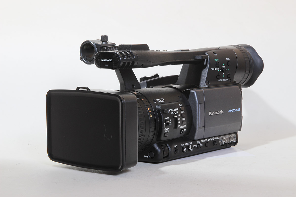 Panasonic Pro AGHMC150 3CCD AVCHD Camcorder 90 Day Warranty